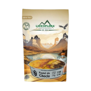 Mockup envase lioexplora con sticker pastel de choclo, parte delantera