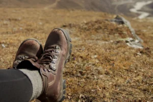 Botas de trekking en un parque nacional