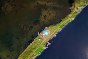 Imagen desde el cielo apuntando a un lugar remoto